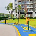 Nice And Elegant Studio Apartment At Sky House Bsd By Travelio