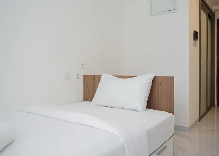 Nice And Elegant Studio Apartment At Sky House Bsd By Travelio