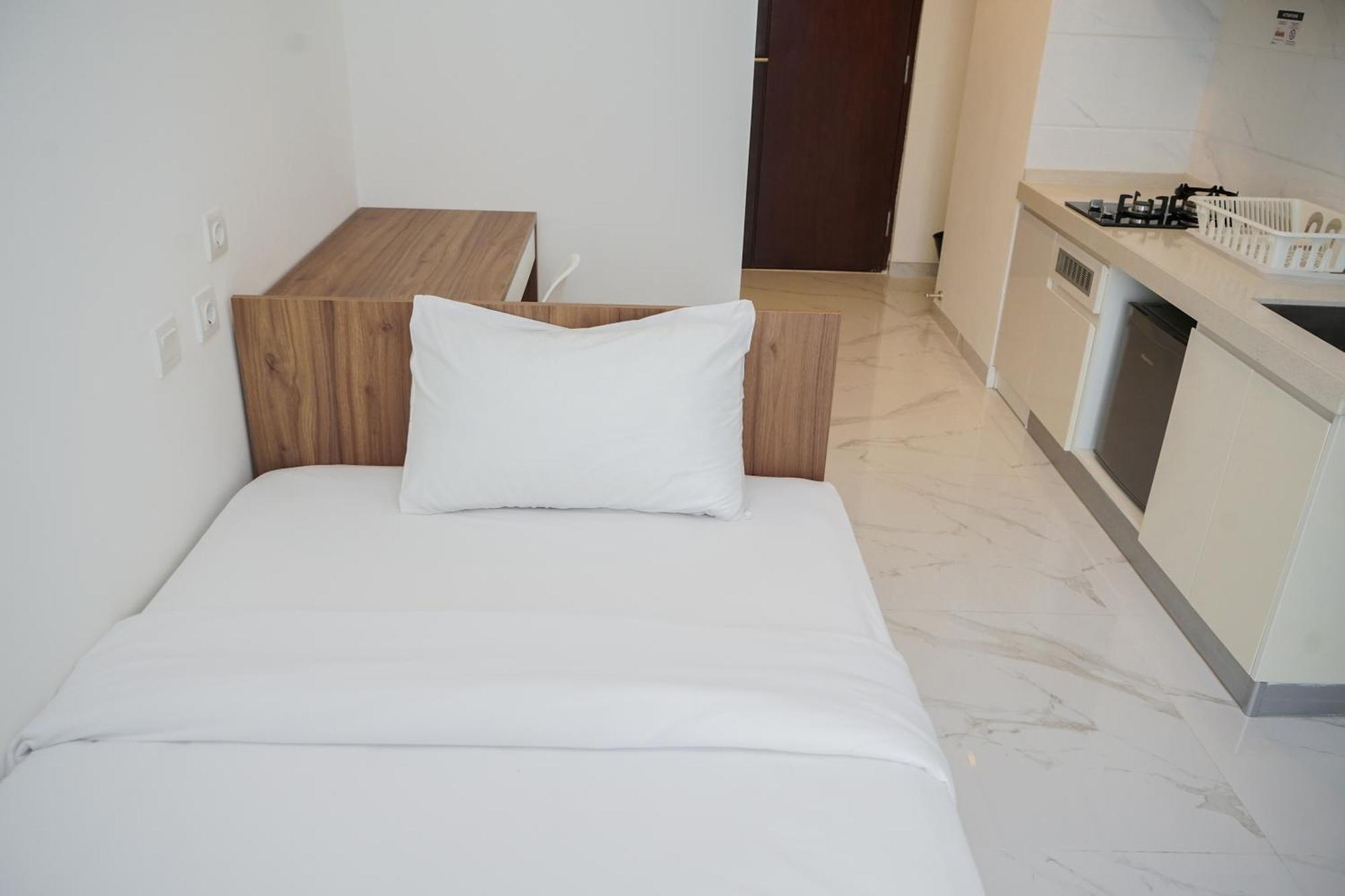 And Elegant At Sky House Bsd By Travelio